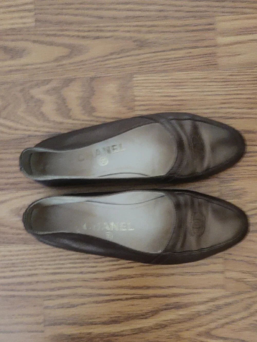 Authentic CHANEL Bronze Brown Leather CC Logo Flats